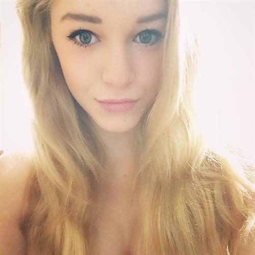 Courtney Tailor taking a selfie