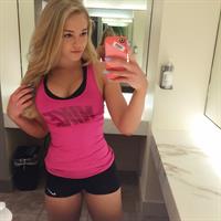 Courtney Tailor taking a selfie