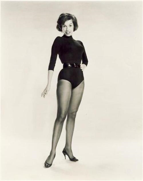 Mary Tyler Moore Pictures