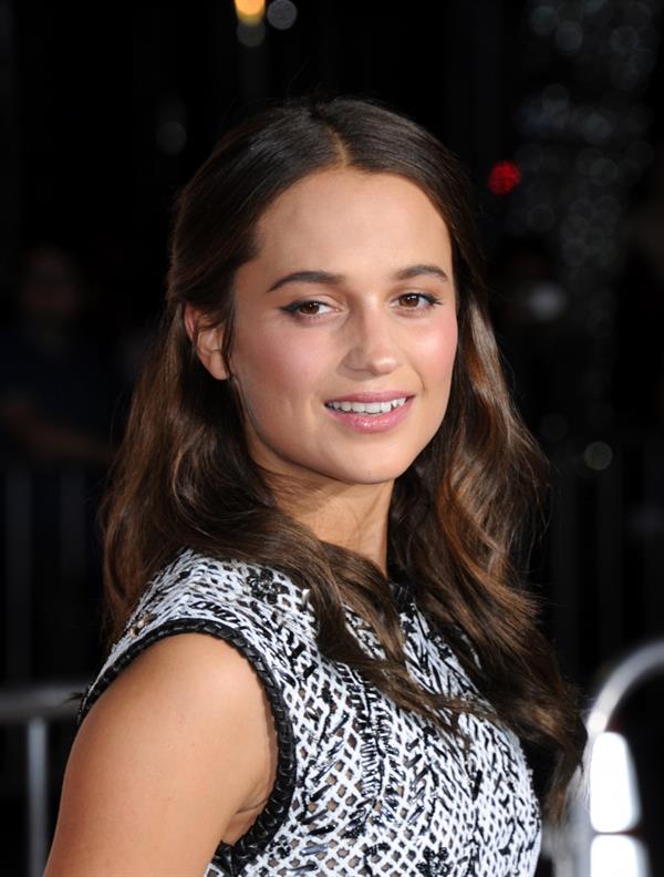 Alicia Vikander