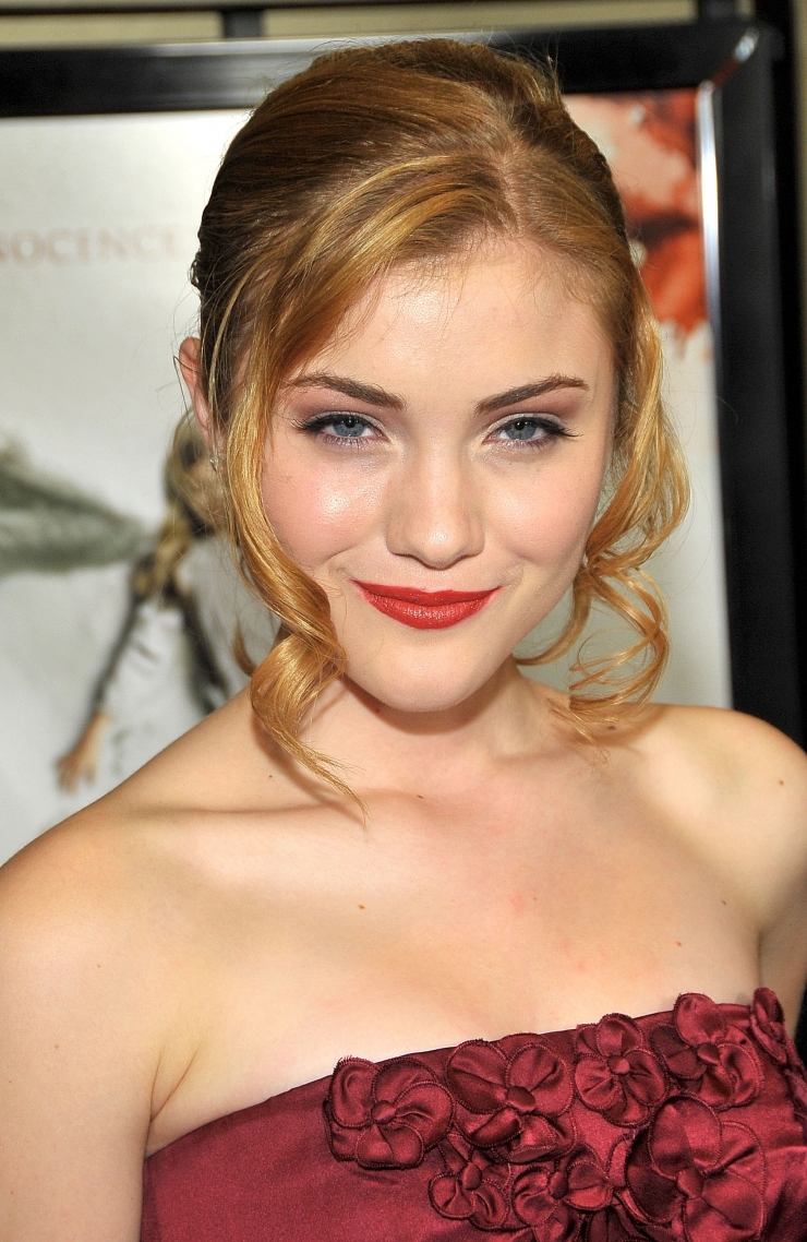 Skyler Samuels Pictures