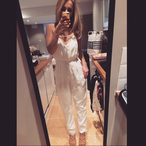 Tiffany Watson taking a selfie