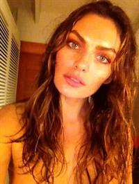 Alyssa Miller taking a selfie