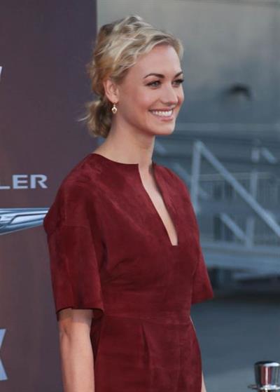 Yvonne Strahovski