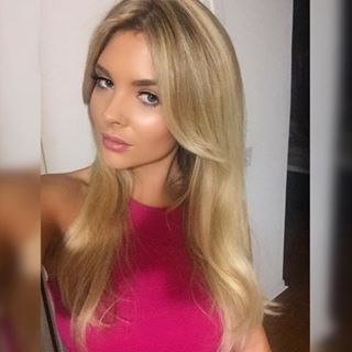 Sarah Louise Harris taking a selfie