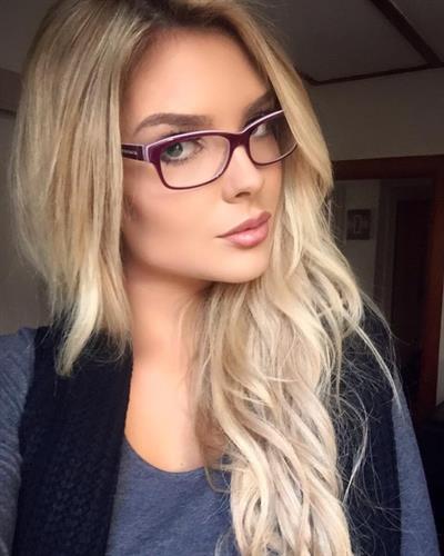 Sarah Louise Harris taking a selfie