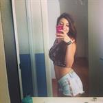 Carolina Neto taking a selfie