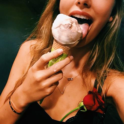 Camila Morrone taking a selfie