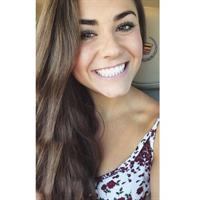 Kassidy Cook taking a selfie