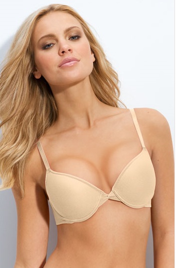 Elisandra Tomacheski in lingerie