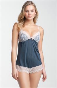 Elisandra Tomacheski in lingerie