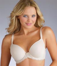 Elisandra Tomacheski in lingerie