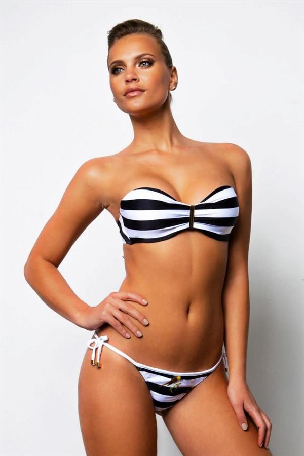 Elisandra Tomacheski in a bikini