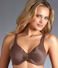 Elisandra Tomacheski in lingerie