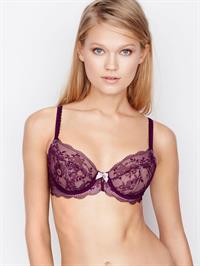 Vita Sidorkina in lingerie