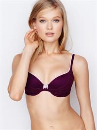 Vita Sidorkina in lingerie