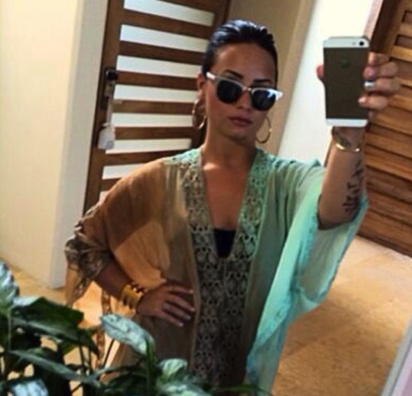 Demi Lovato taking a selfie