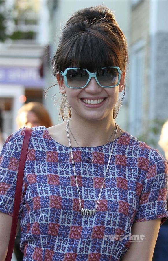 Daisy Lowe