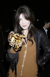 Daisy Lowe