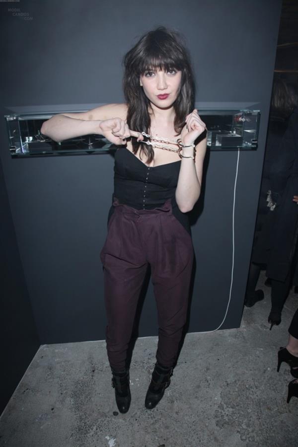 Daisy Lowe