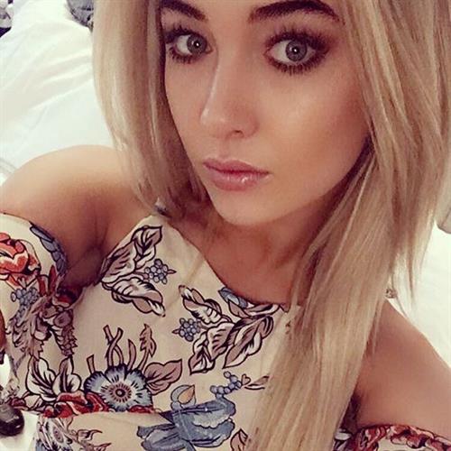 Nicola Hughes taking a selfie