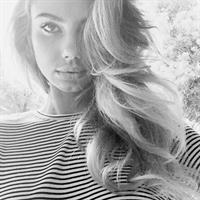 Sahara Ray taking a selfie