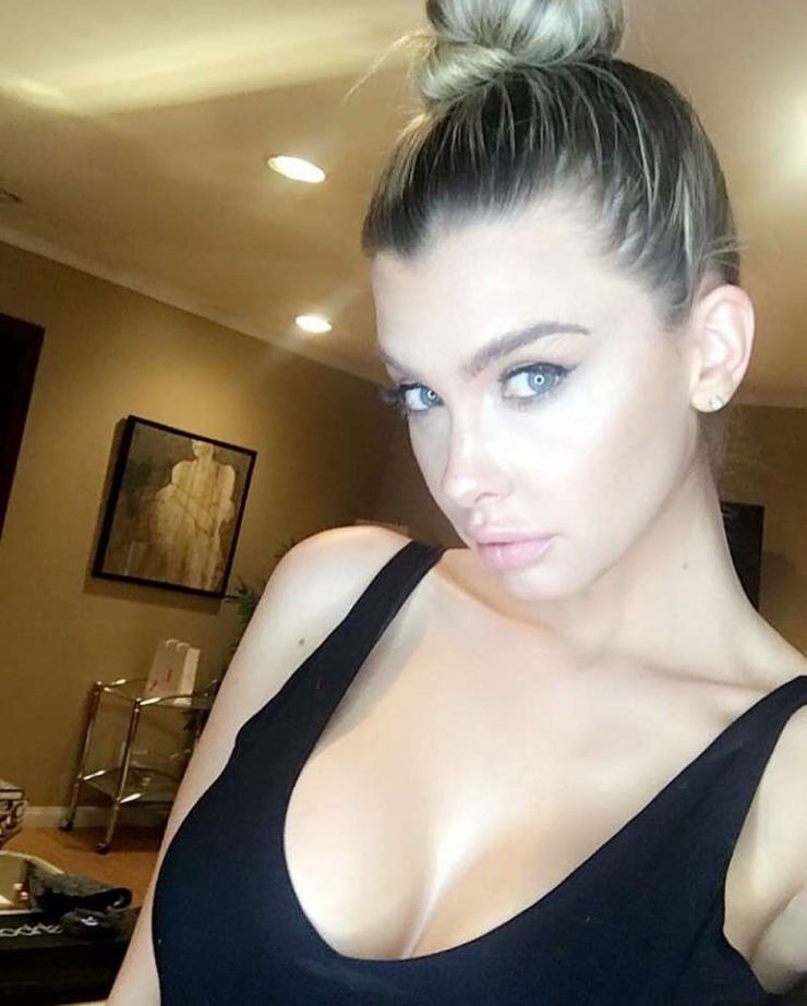 Emily Sears taking a selfie