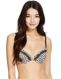 Anelia Moor in lingerie