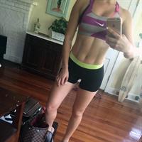 Amanda Cerny taking a selfie