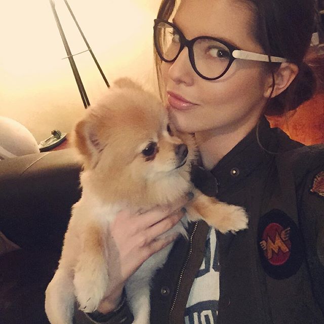 Amanda Cerny taking a selfie