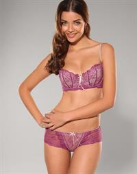 Herika Noronha in lingerie