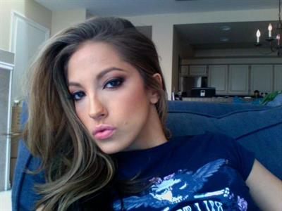 Jenna Haze taking a selfie