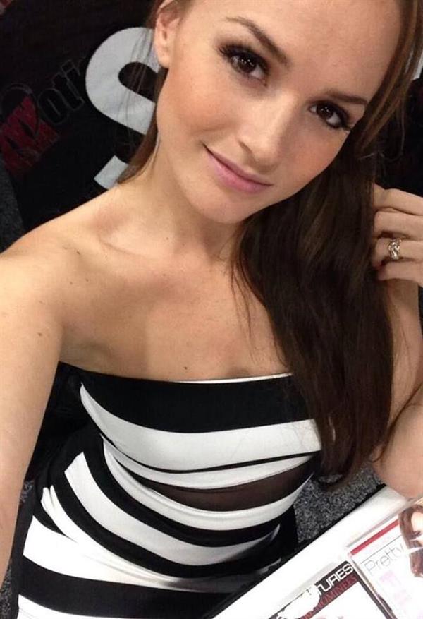 Tori Black taking a selfie