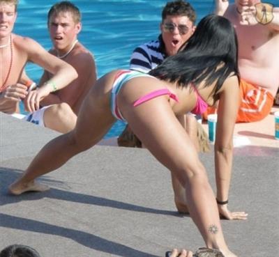 Anonymous in a bikini - ass