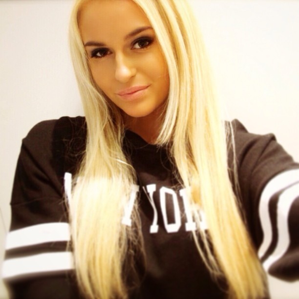 Anna Nyström taking a selfie