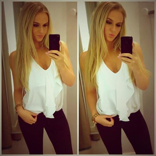 Anna Nyström taking a selfie