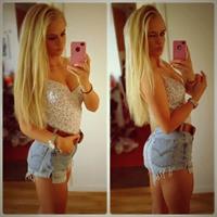 Anna Nyström taking a selfie