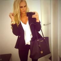 Anna Nyström taking a selfie