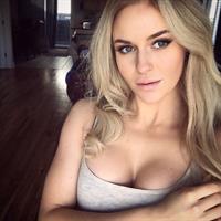 Anna Nyström taking a selfie