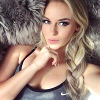 Anna Nyström taking a selfie