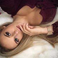 Anna Nyström taking a selfie