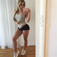 Anna Nyström taking a selfie