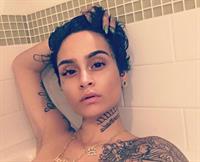 Kehlani taking a selfie