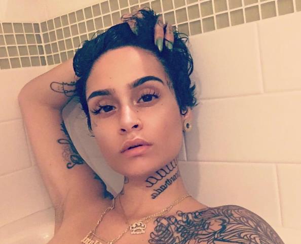 Kehlani taking a selfie