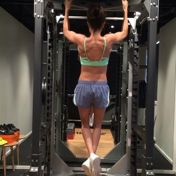 Kayla Itsines - ass