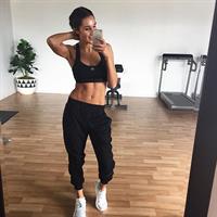 Kayla Itsines taking a selfie