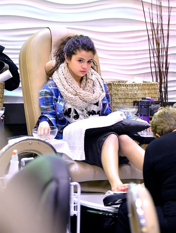 Selena Gomez in Encino 1/3/13  