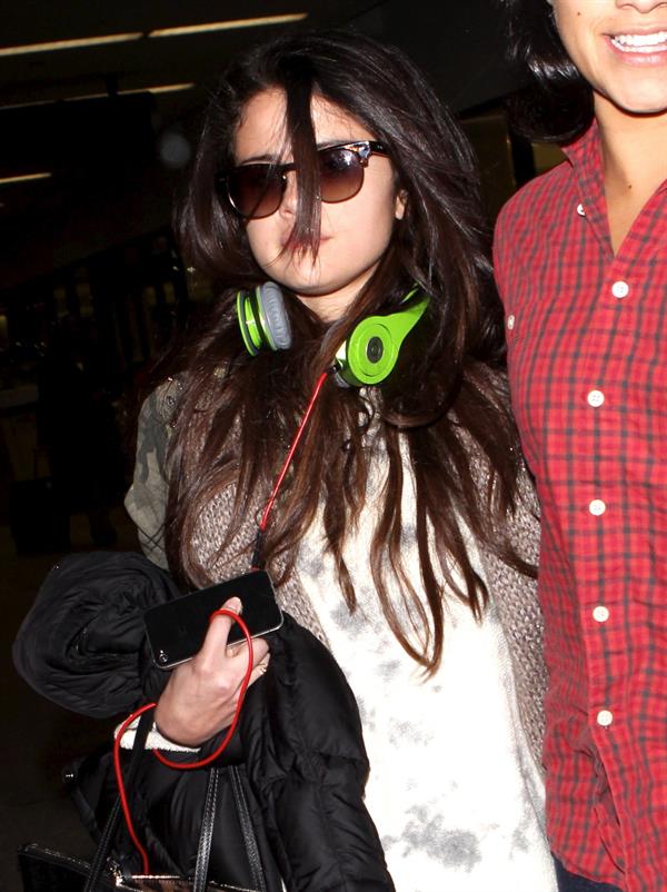 Selena Gomez – LAX airport arrival in LA 1/5/13 