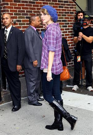 Taylor Swift arriving David Letterman Show October 26, 2010 