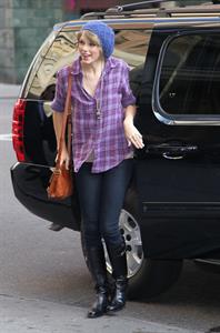 Taylor Swift arriving David Letterman Show October 26, 2010 